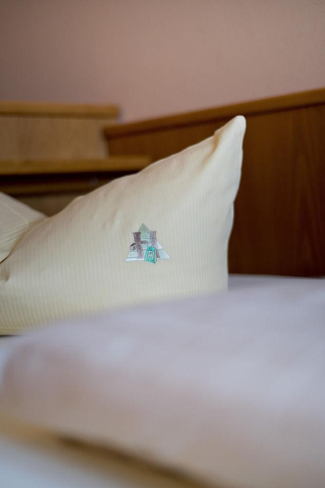 Rennsteighotel Herrnberger Hof Нойхаус ам Ренвег Екстериор снимка