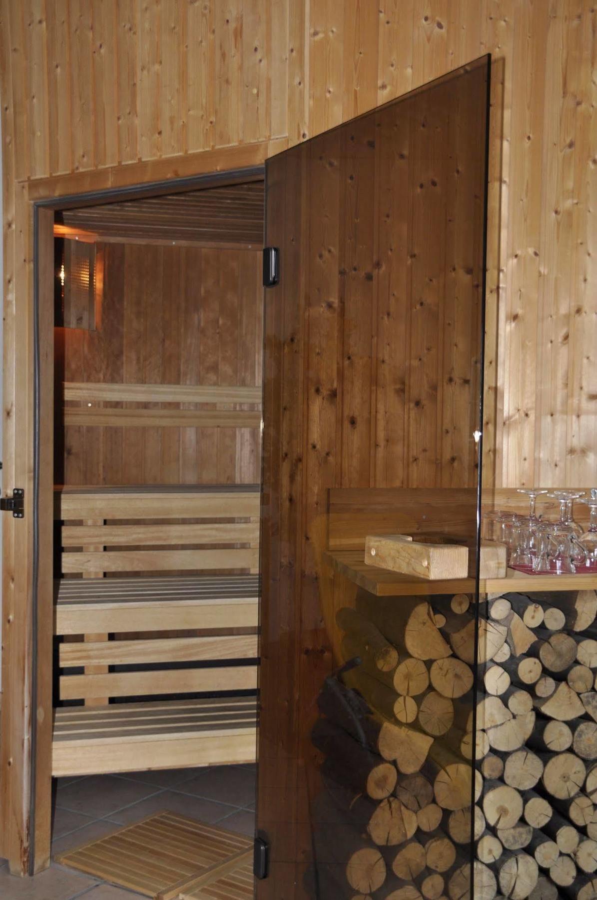 Rennsteighotel Herrnberger Hof Нойхаус ам Ренвег Екстериор снимка